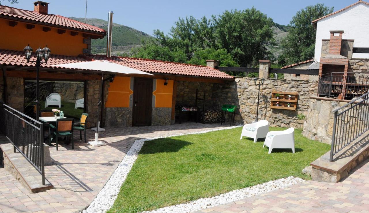 Villa Casas De Manuel La Pola de Gordon Exterior foto